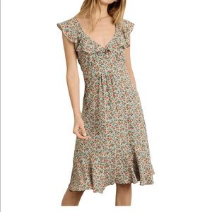 DRESS FORUM Medium Floral Flutter Sleeve Dress Floral Knee Length V-Neck Green